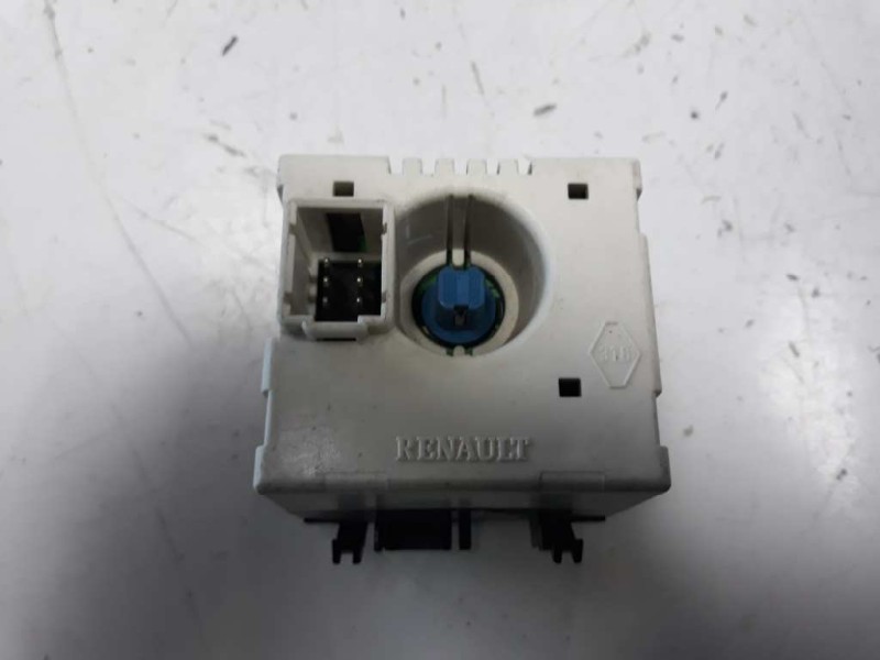 Recambio de pantalla multifuncion para renault megane i fase 2 classic (la..) 1.6 16v authentique referencia OEM IAM 7700839142 