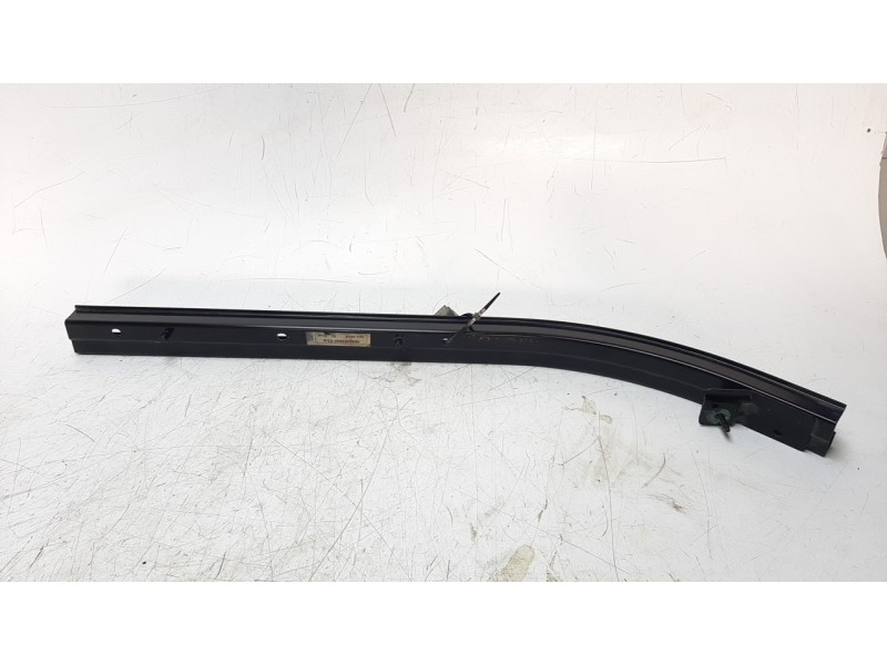 Recambio de soporte / guia puerta corredera para citroen berlingo station wagon 1.6 16v hdi fap referencia OEM IAM 9680485880  