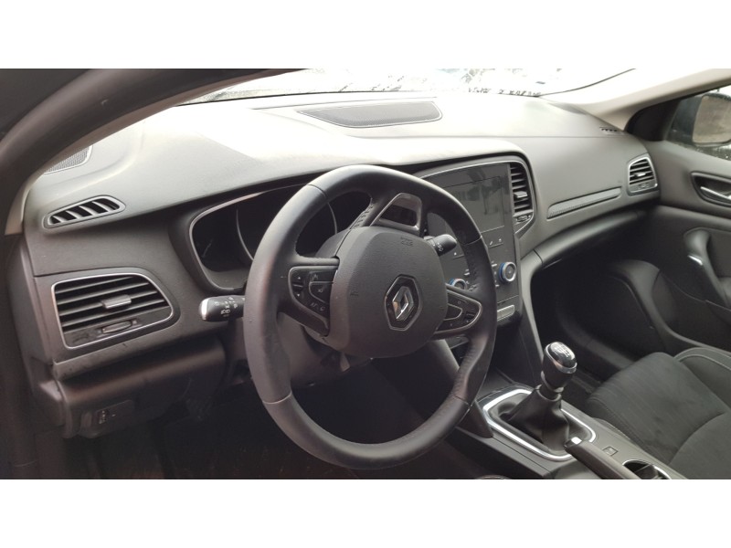 renault megane iv berlina 5p del año 2019