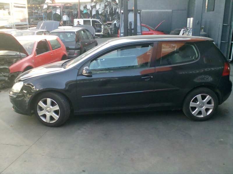 volkswagen golf v berlina (1k1) del año 2004