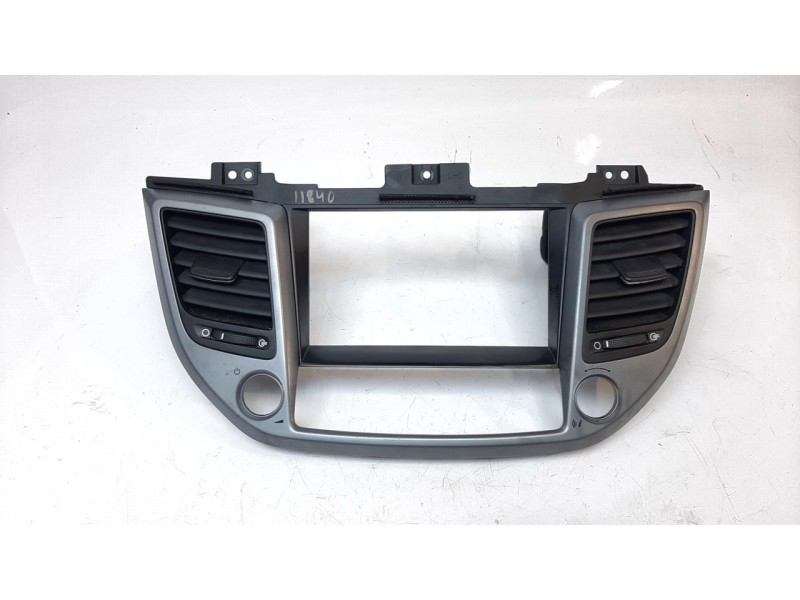 Recambio de aireador central para hyundai tucson classic blue referencia OEM IAM 84740D7100  