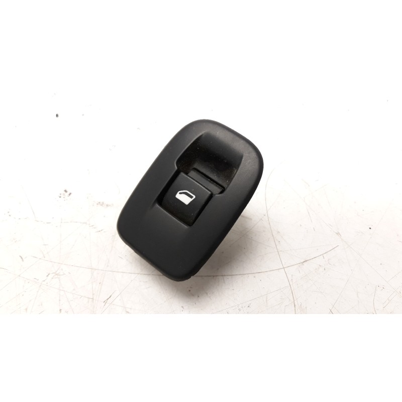 Recambio de mando elevalunas trasero derecho para peugeot 208 1.2 12v e-thp referencia OEM IAM 98242552ZD IAF440107CP 