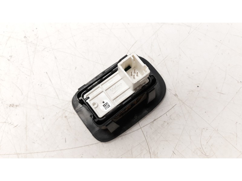 Recambio de mando elevalunas trasero derecho para peugeot 208 1.2 12v e-thp referencia OEM IAM 98242552ZD IAF440107CP 