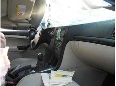 saab 9-3 berlina del año 2004 2