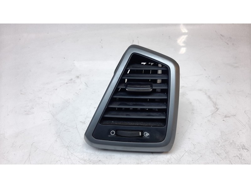 Recambio de aireador derecho para hyundai tucson classic blue referencia OEM IAM 97490D7000  