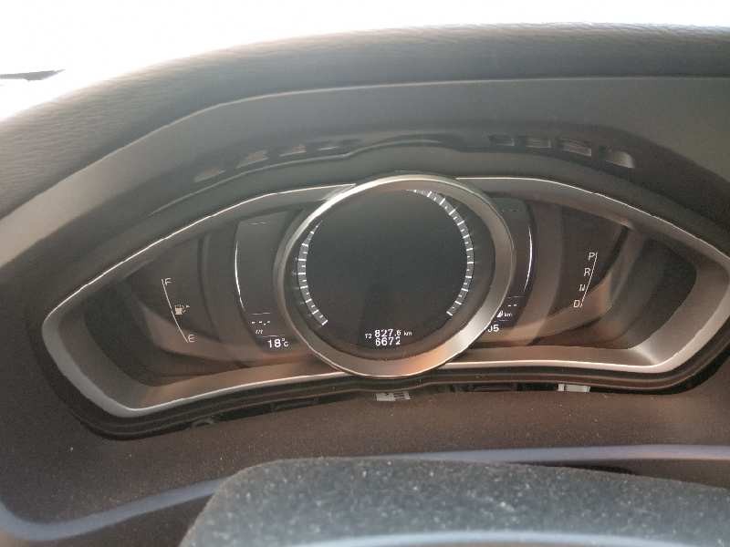 volvo v40 del año 2018