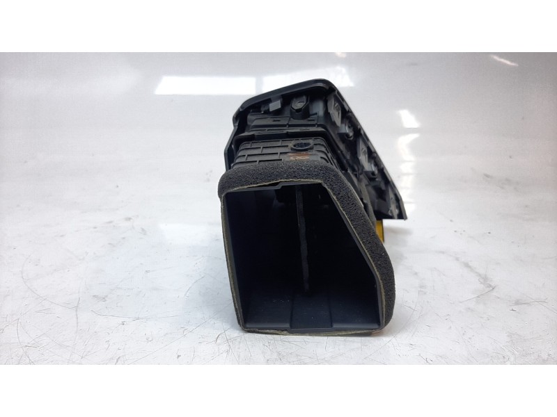 Recambio de aireador derecho para hyundai tucson classic blue referencia OEM IAM 97490D7000  