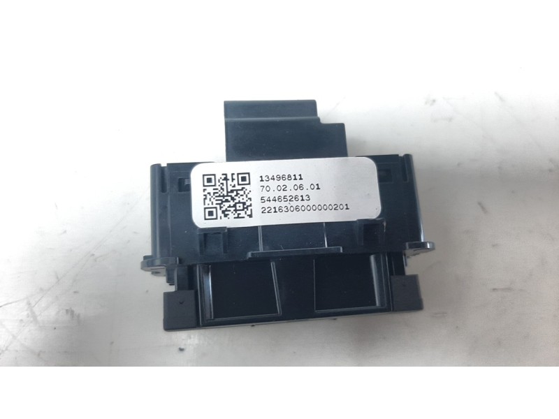 Recambio de interruptor para opel insignia berlina 1.6 cdti dpf referencia OEM IAM 13496811  