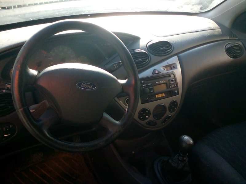 ford focus berlina (cak) del año 2003