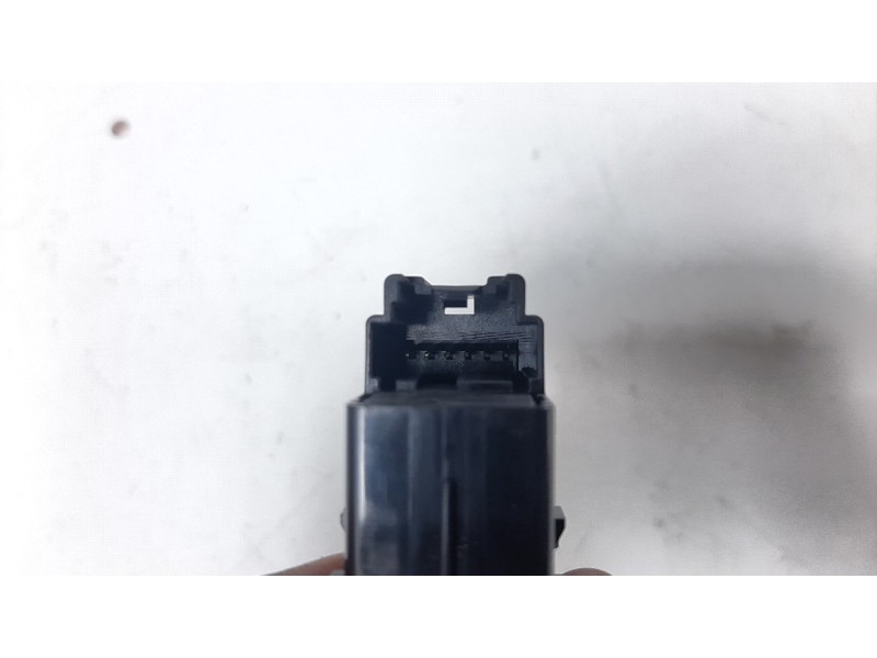Recambio de interruptor para opel insignia berlina 1.6 cdti dpf referencia OEM IAM 13496811  
