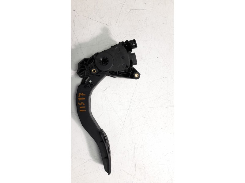 Recambio de potenciometro pedal para renault captur ii 1.3 tce referencia OEM IAM 180100879R  