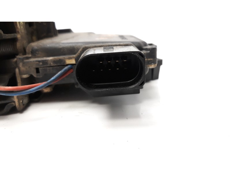 Recambio de cerradura puerta delantera derecha para audi a6 berlina (4b2) 2.5 v6 24v tdi referencia OEM IAM 4B1837016B CRDVW1038