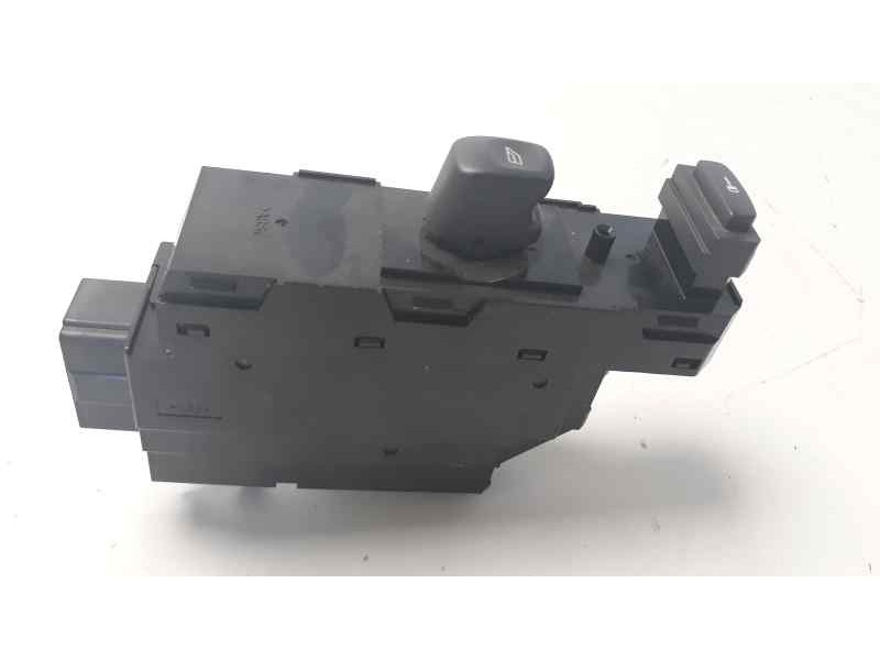 Recambio de mando elevalunas delantero derecho para volvo s80 berlina 2.4 d referencia OEM IAM 8682837  