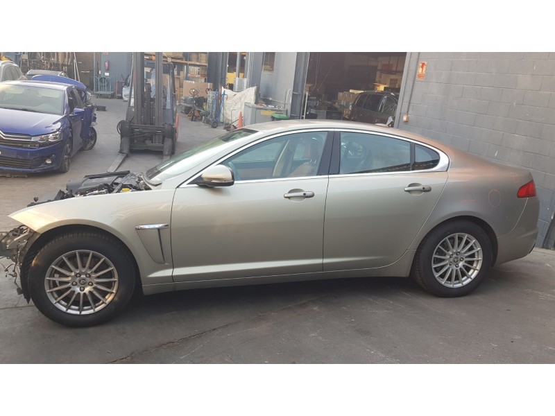 jaguar xf del año 2012