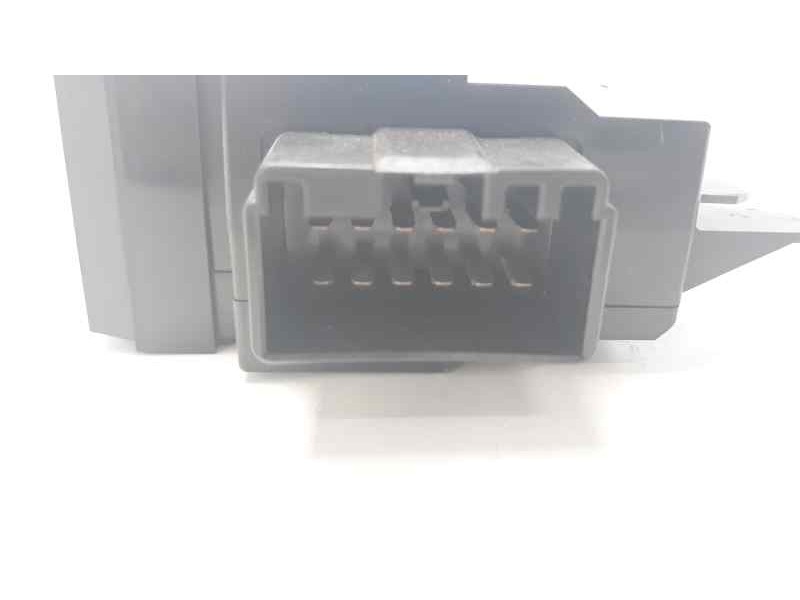 Recambio de mando elevalunas delantero derecho para volvo s80 berlina 2.4 d referencia OEM IAM 8682837  