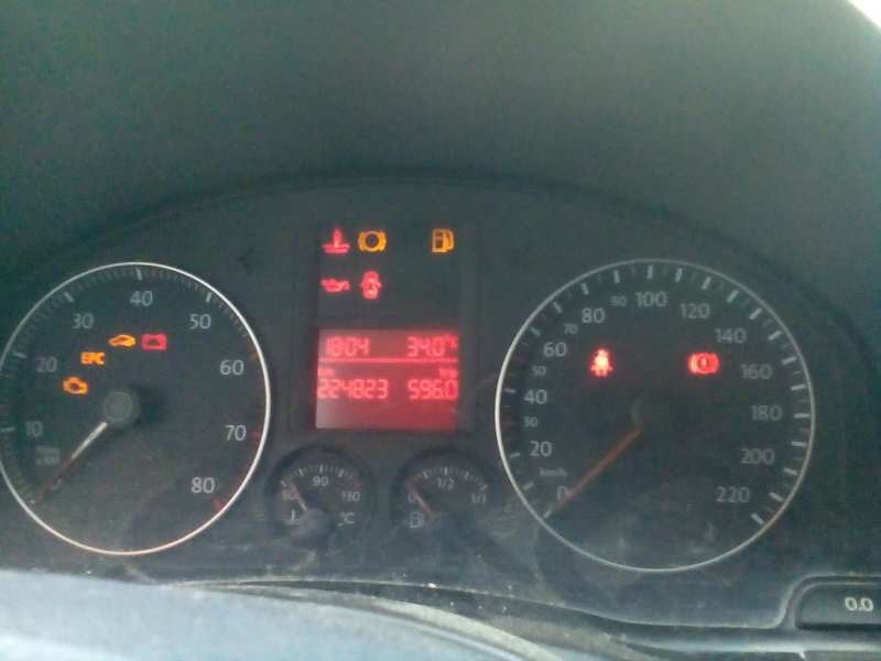 volkswagen golf v berlina (1k1) del año 2004