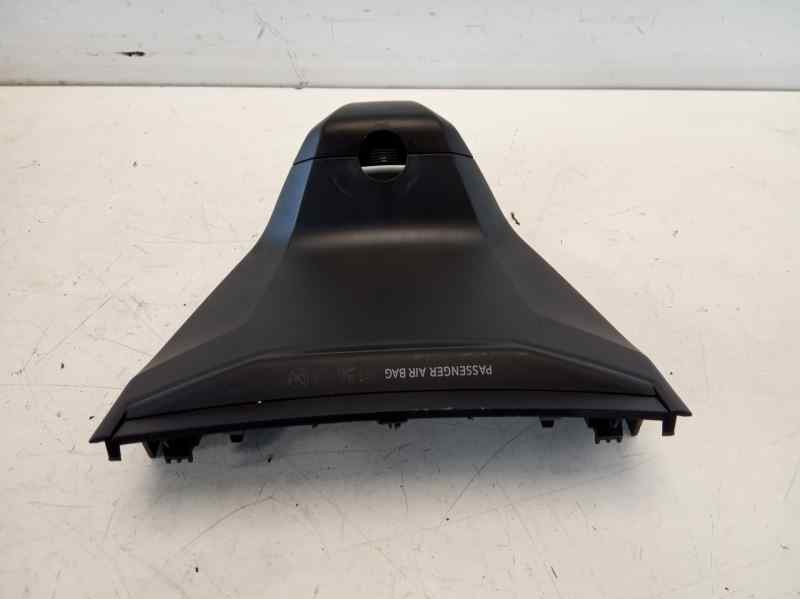 Recambio de moldura para volkswagen t-roc sport referencia OEM IAM 2GA868437  