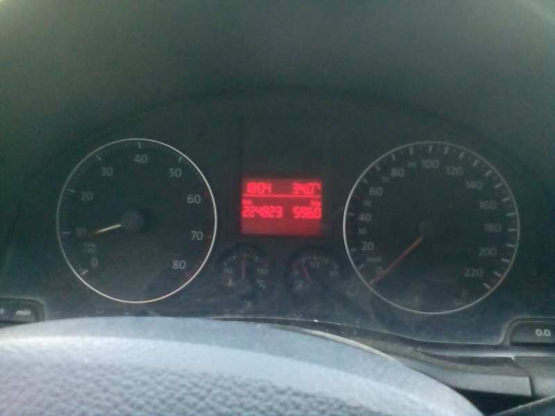 volkswagen golf v berlina (1k1) del año 2004