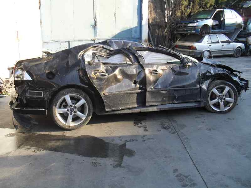 saab 9-3 berlina del año 2004