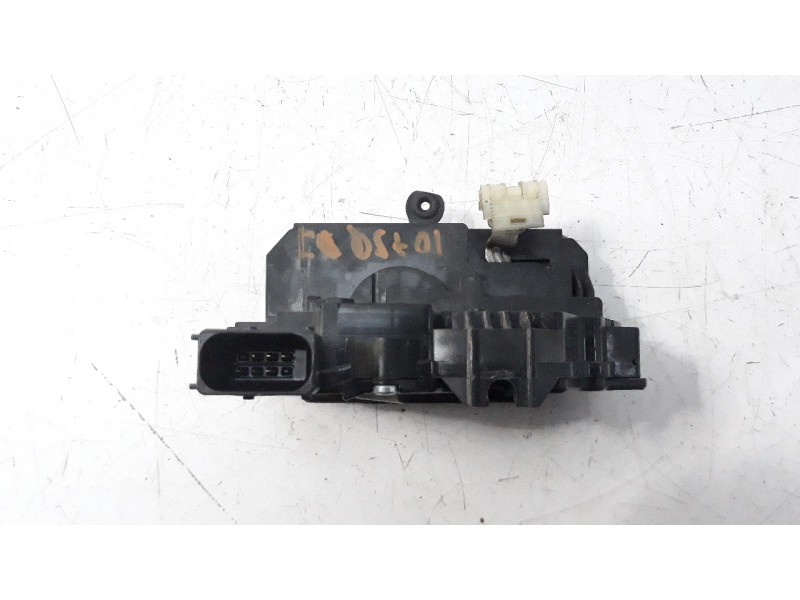 Recambio de cerradura puerta delantera izquierda para opel corsa e gsi referencia OEM IAM 13431841  