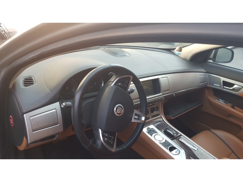 jaguar xf del año 2012