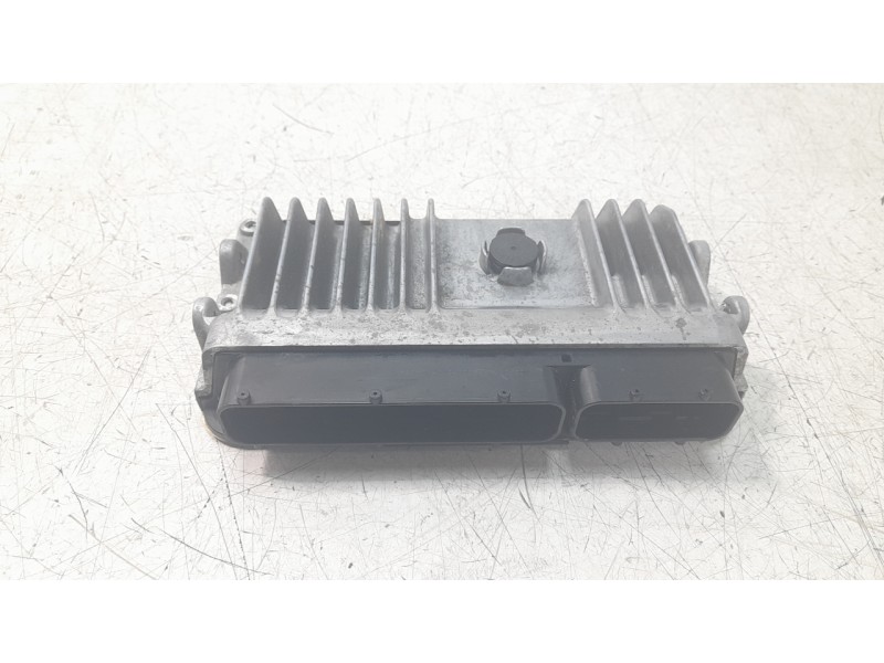 Recambio de centralita motor uce para toyota corolla (e21) referencia OEM IAM 896610ZS10  