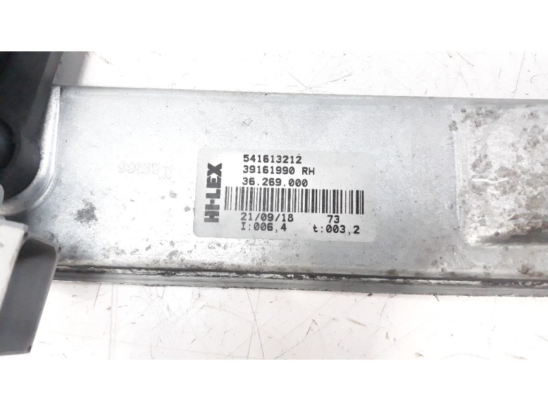 Recambio de elevalunas delantero derecho para opel corsa e gsi referencia OEM IAM 39161990  