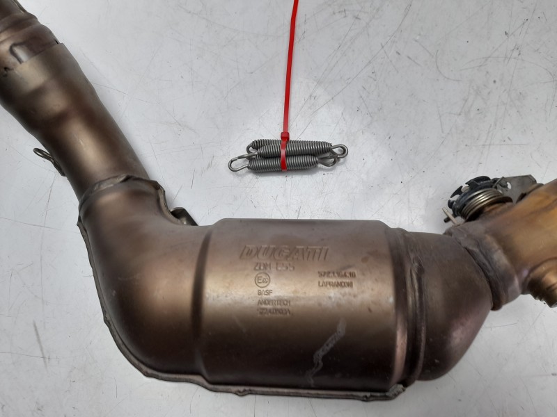 Recambio de catalizador para ducati scrambler 1100 scrambler 1100 referencia OEM IAM 57211841B  