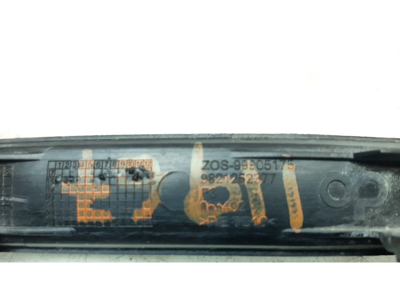 Recambio de moldura paragolpe delantera izquierda para citroen c4 cactus origins referencia OEM IAM 9821252377  