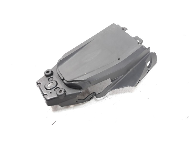Recambio de moldura para ktm 390 duke referencia OEM IAM 93008019020  