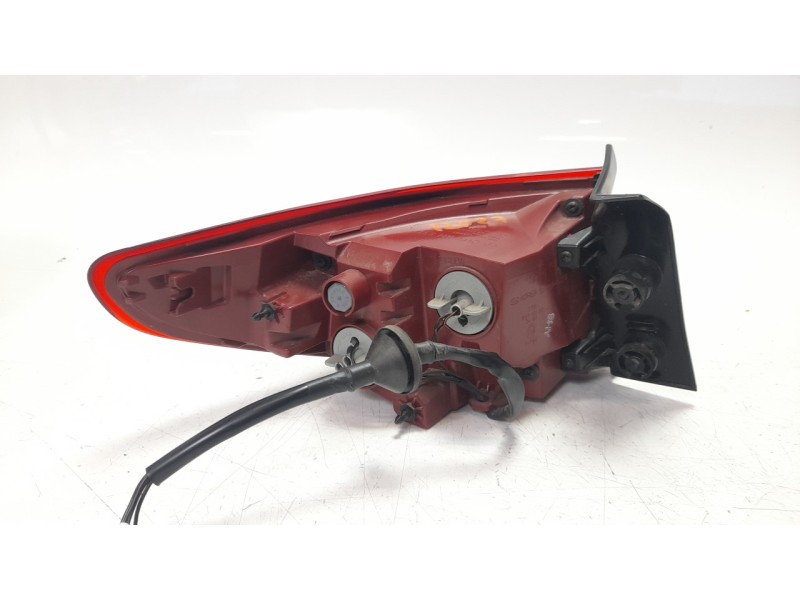 Recambio de piloto trasero derecho para kia stonic (ybcuv) drive referencia OEM IAM 92402H8  