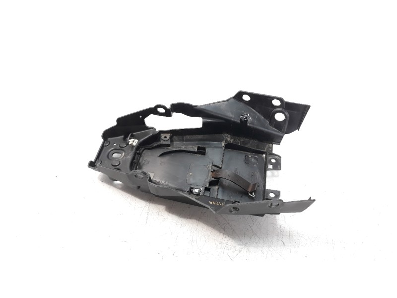 Recambio de moldura para ktm 390 duke referencia OEM IAM 93008019020  