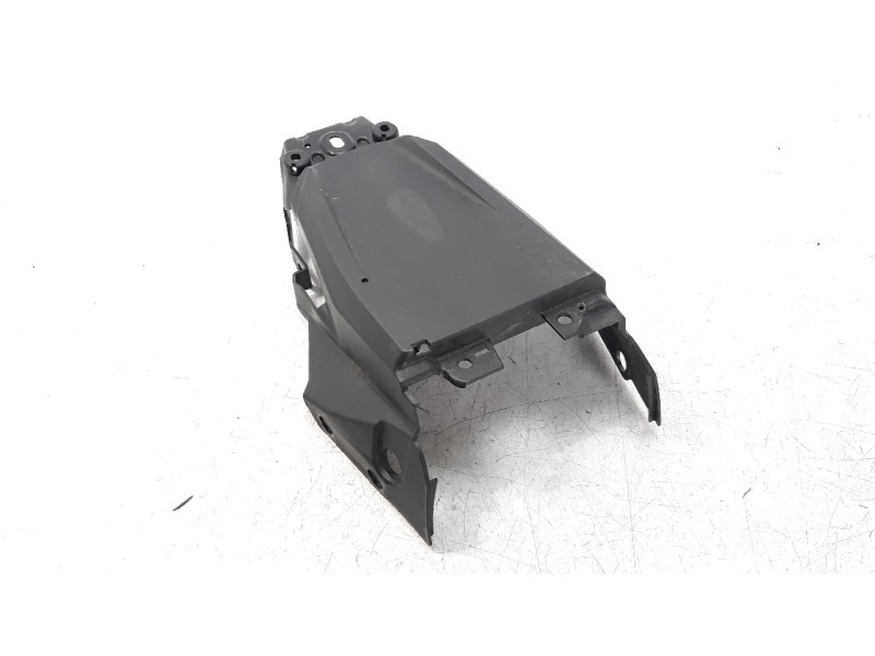 Recambio de moldura para ktm 390 duke referencia OEM IAM 93008019020  