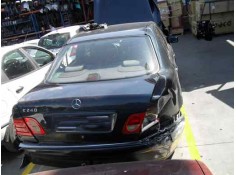 mercedes-benz clase e (w210) berlina del año 1998 2