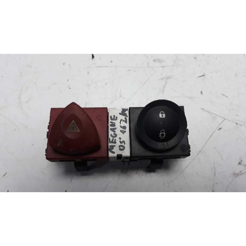 Recambio de warning para renault megane ii berlina 5p confort expression referencia OEM IAM 8200095493 8200109723 8200107808