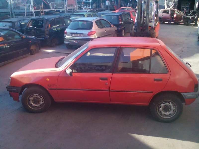 peugeot 205 berlina del año 1992