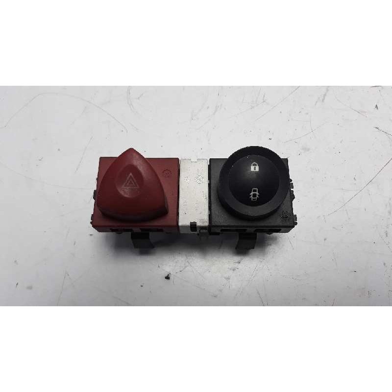 Recambio de warning para renault megane ii berlina 5p confort expression referencia OEM IAM 8200095493 8200109723 8200107808