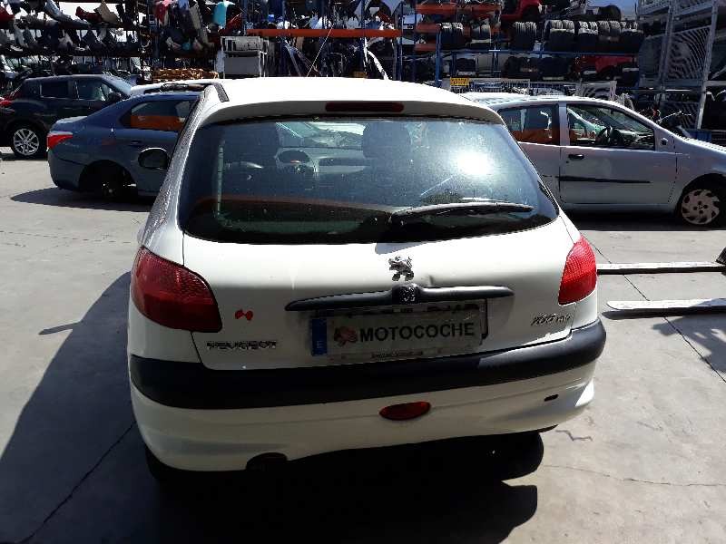 peugeot 206 berlina del año 2002
