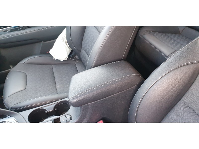 Recambio de apoyabrazos central para kia niro referencia OEM IAM 84660G5000CN1  