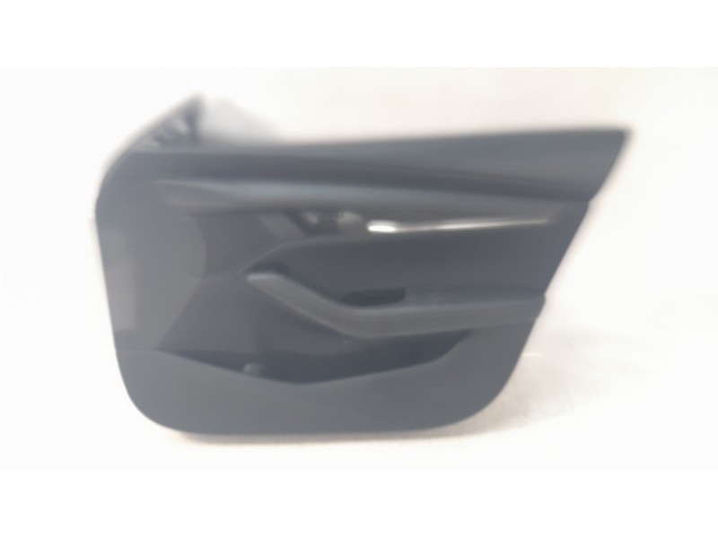 Recambio de guarnecido puerta delantera derecha para mazda 3 sedán (bp) referencia OEM IAM BCJH6843Z  
