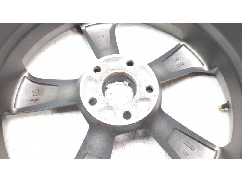 Recambio de llanta para audi a4 avant (8w5) básico referencia OEM IAM 8W0601025CG  