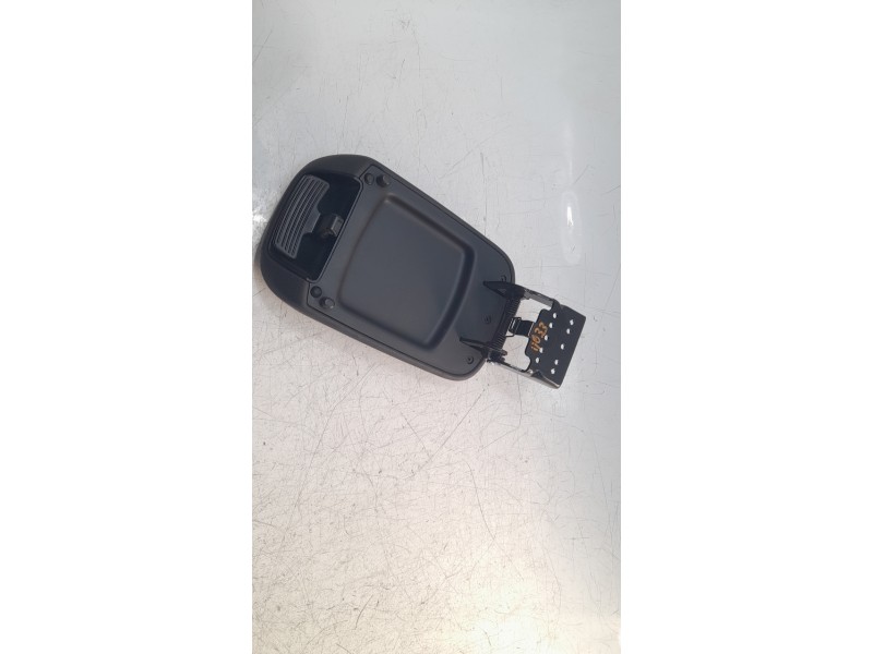 Recambio de apoyabrazos central para hyundai kona 1.0 tgdi cat referencia OEM IAM 84660J9000TRY  
