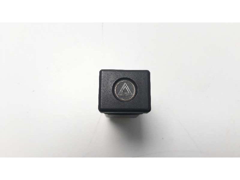 Recambio de warning para renault 14 gts 1.3 referencia OEM IAM 7702138570  