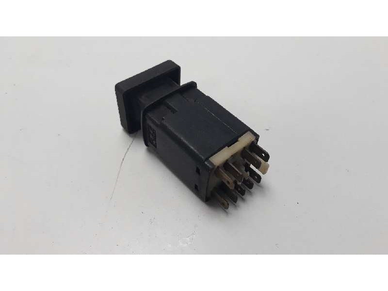 Recambio de warning para renault 14 gts 1.3 referencia OEM IAM 7702138570  