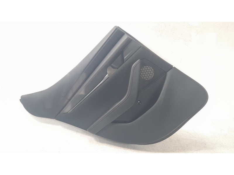 Recambio de guarnecido puerta trasera izquierda para mazda 3 sedán (bp) referencia OEM IAM BCJH6856Z  