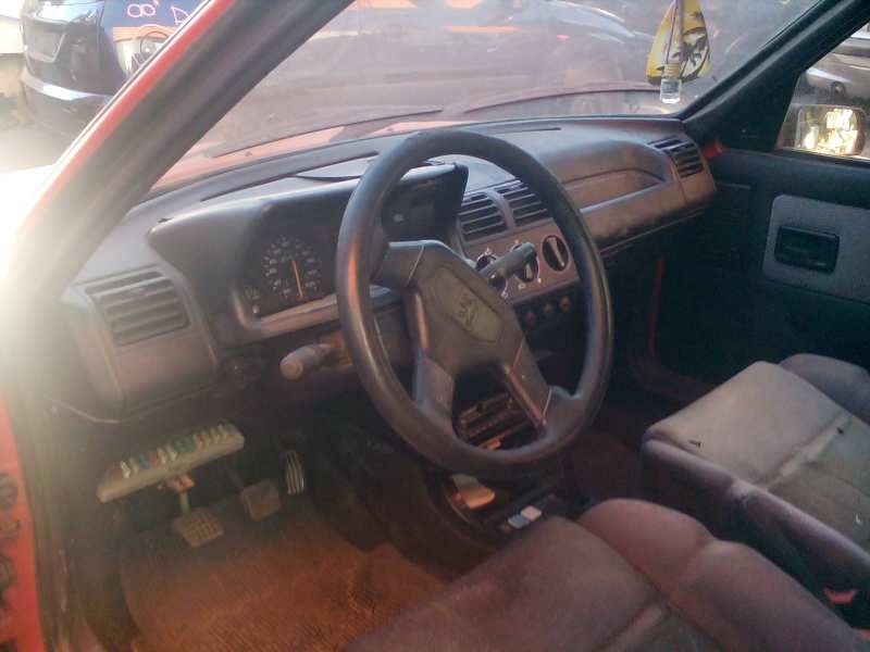 peugeot 205 berlina del año 1992