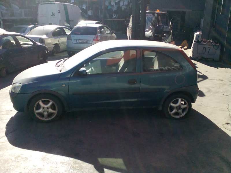 opel corsa c del año 2000
