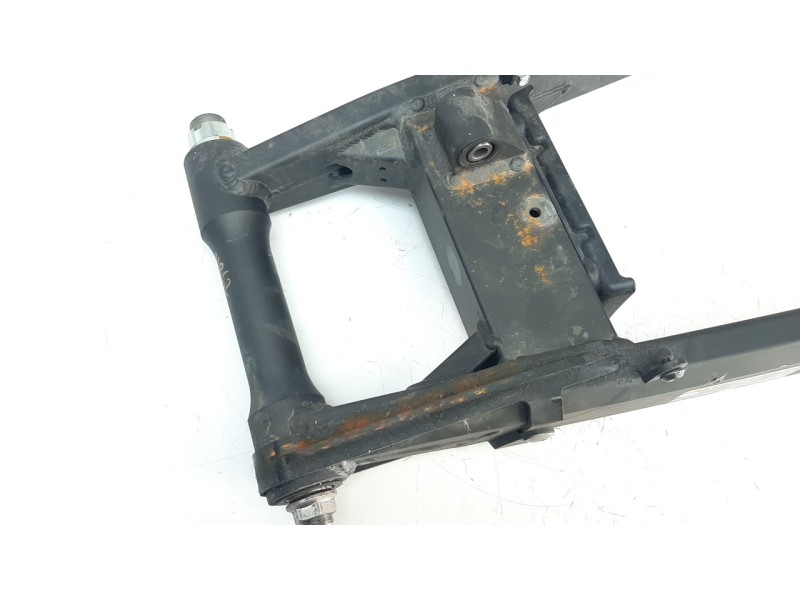 Recambio de puente trasero para kawasaki z 900 referencia OEM IAM 33001073210  