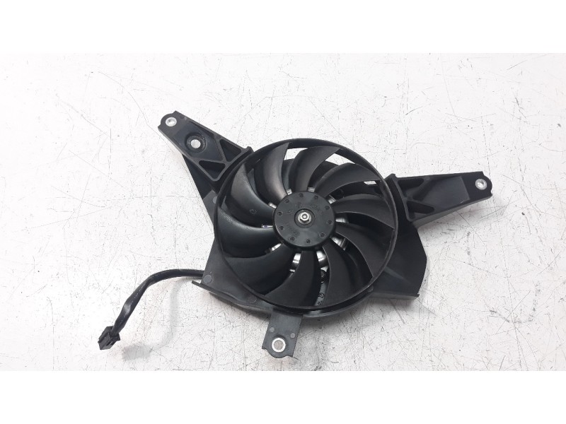Recambio de electroventilador para yamaha yzf-r6 referencia OEM IAM BEB1240500  