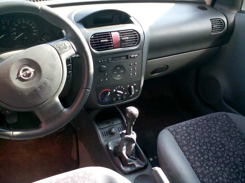 opel corsa c del año 2000